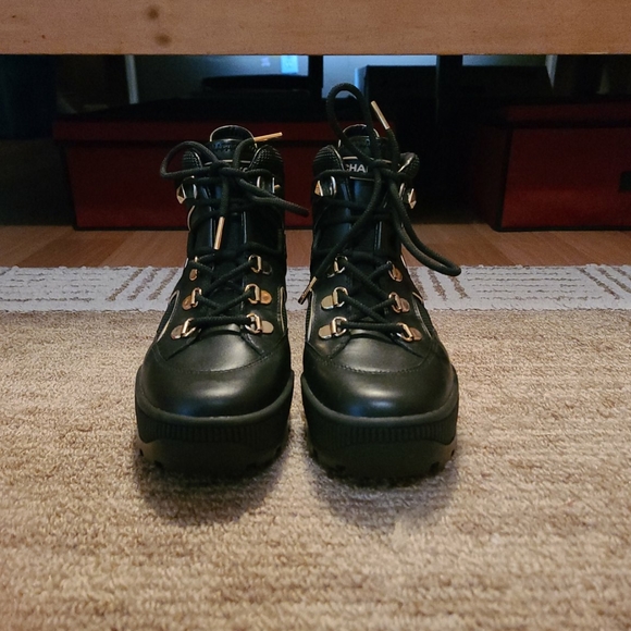 Michael Kors Black Lace Up Boots Size 6.5 - Picture 1 of 6